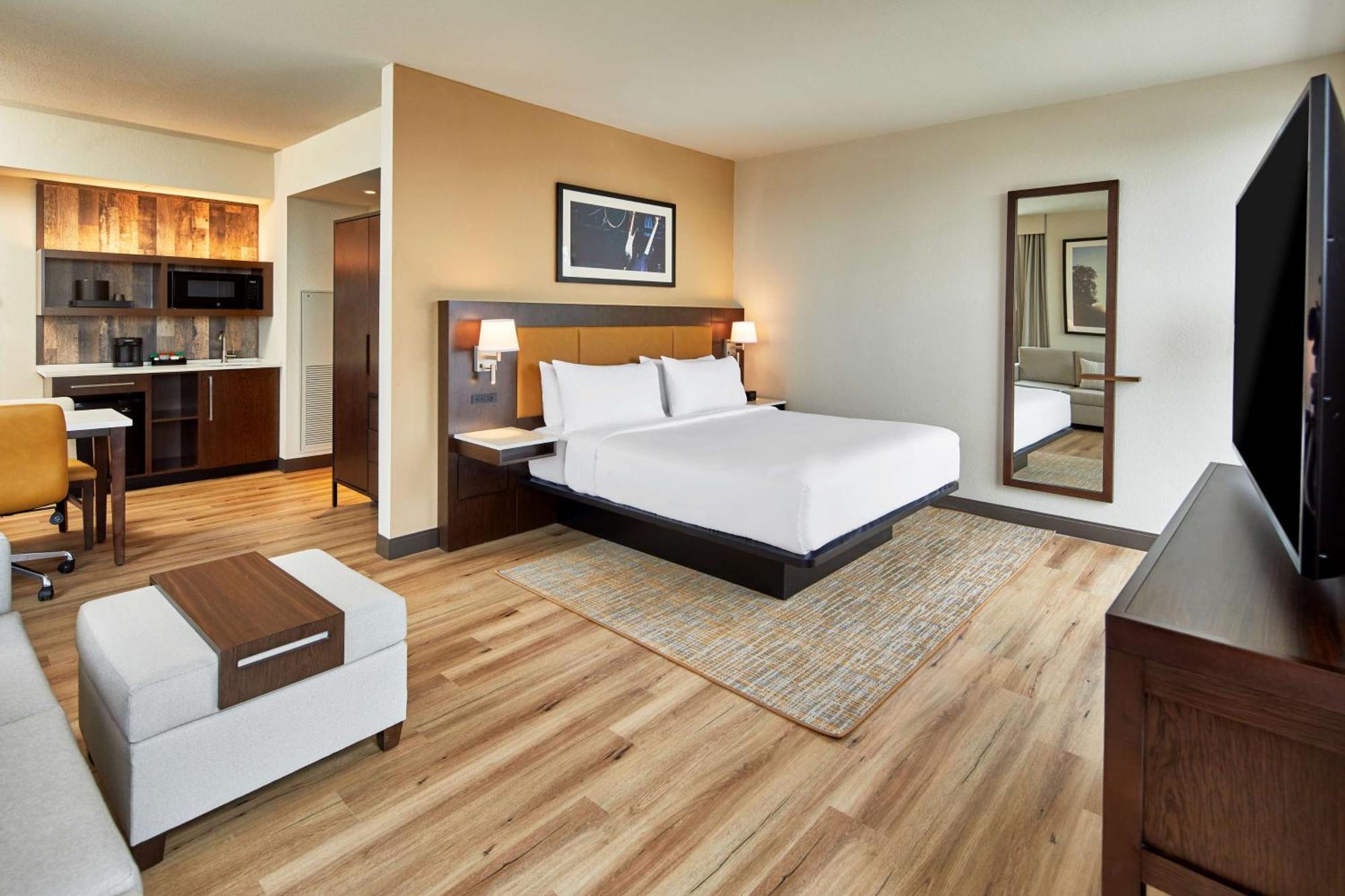 Hotel Embassy By Hilton Downtown Nashville