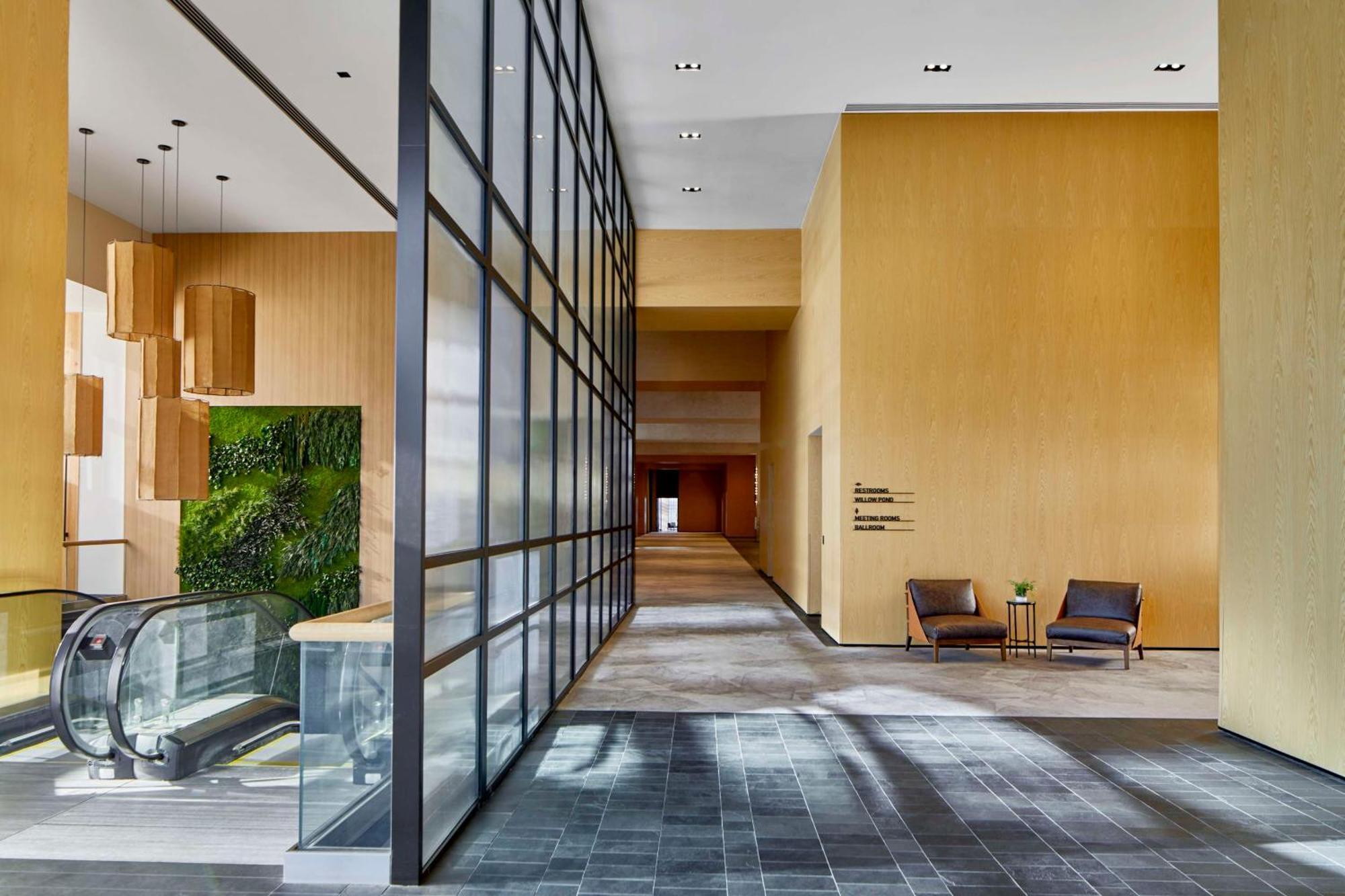 Hotel Embassy By Hilton Downtown Nashville