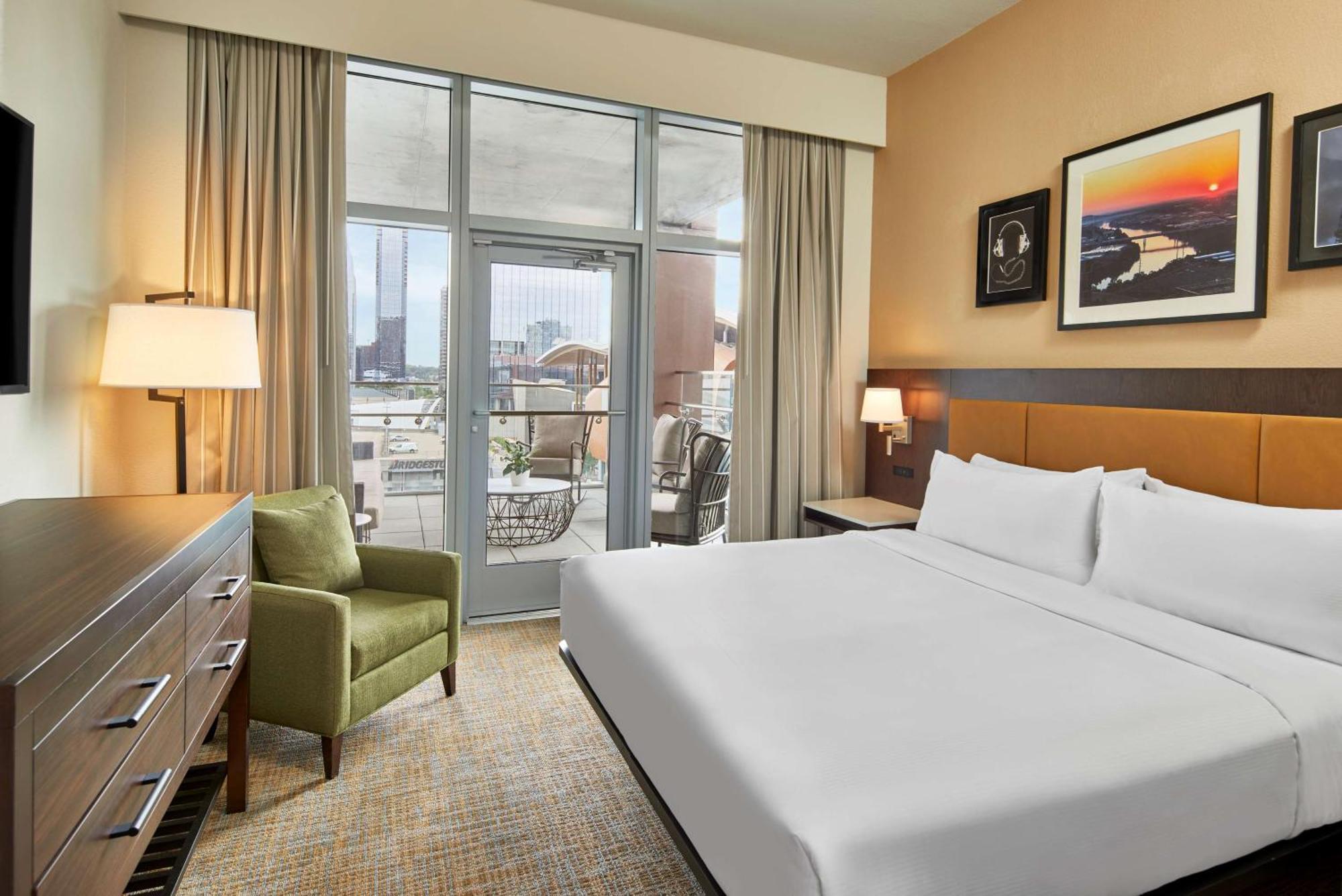 Hotel Embassy By Hilton Downtown Nashville