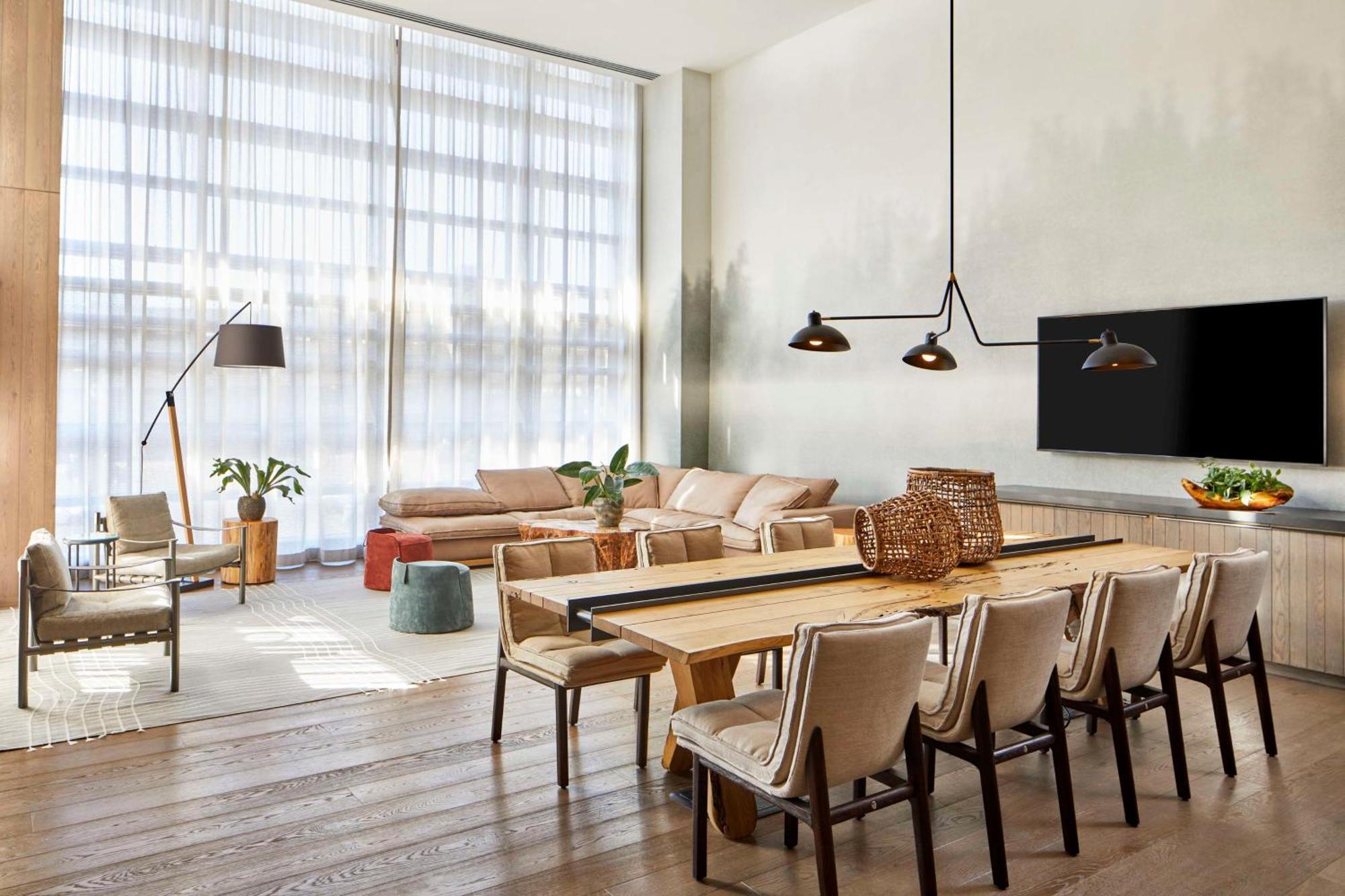 Embassy By Hilton Downtown 4*