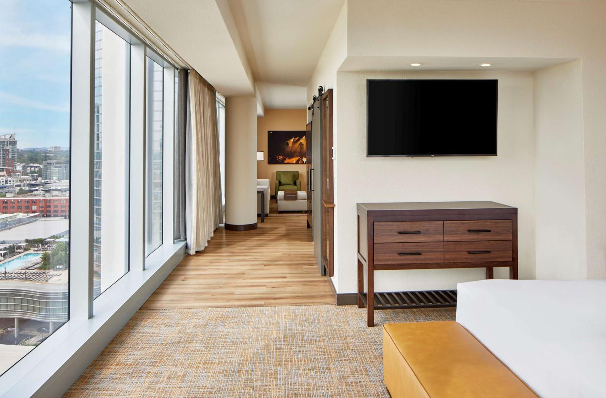 Embassy By Hilton Downtown 4*